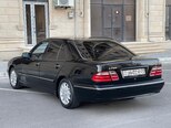 Mercedes E 240-5