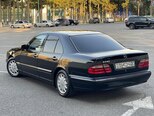 Mercedes E 240-16