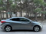 Hyundai Elantra-12