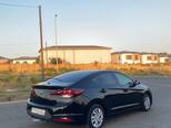 Hyundai Elantra-3