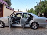Mercedes E 230-5