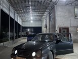 Mercedes E 200-5