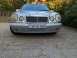 Mercedes E 240-1