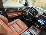 Volkswagen Touareg-18