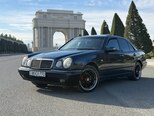 Mercedes E 240-1