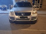 Volkswagen Touareg-1