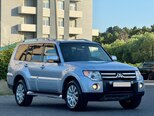 Mitsubishi Pajero-5