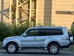 Mitsubishi Pajero-7