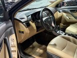Hyundai Elantra-12