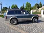 Mitsubishi Pajero-4