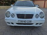 Mercedes E 220-1