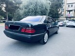 Mercedes E 230-5