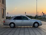 Mercedes E 220-4