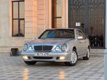 Mercedes E 220-2
