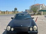 Mercedes E 220-1