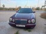 Mercedes E 220-1