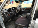 Mitsubishi Pajero-6