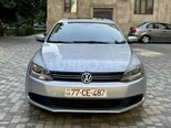 Volkswagen Jetta-12