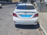 Hyundai Accent-12