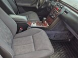 Mercedes E 240-4