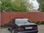 Mercedes E 240-2