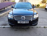 Volkswagen Touareg-1