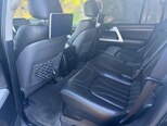 Toyota Land Cruiser-7