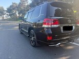 Toyota Land Cruiser-9