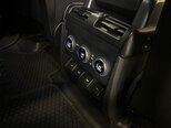 Land Rover Defender-10