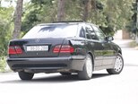 Mercedes E 240-2