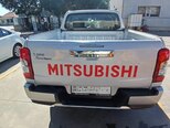 Mitsubishi L200-11