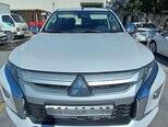 Mitsubishi L200-1
