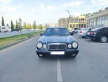 Mercedes E 200-1