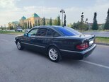 Mercedes E 200-5