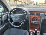 Mercedes E 200-8