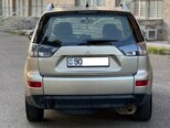 Mitsubishi Outlander-2