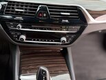 BMW 530e-12