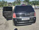Opel Zafira-5