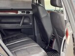 Volkswagen Touareg-12