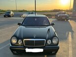 Mercedes E 240-1