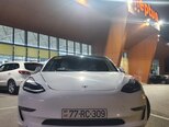 Tesla Model 3-1