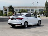 Hyundai Accent-2