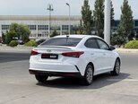 Hyundai Accent-3