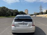 Toyota Prius-4