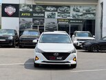 Hyundai Accent-15