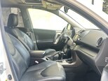Toyota RAV4-11