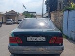 Mercedes E 220-2