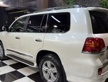 Toyota Land Cruiser-7
