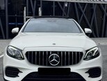 Mercedes E 300 d-1