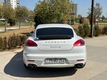 Porsche Panamera 4S-5
